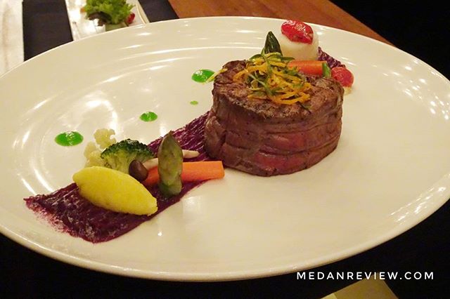 Australian Wagyu Beef Tenderloin karya Chef Amin Gihon Prime Steakhouse