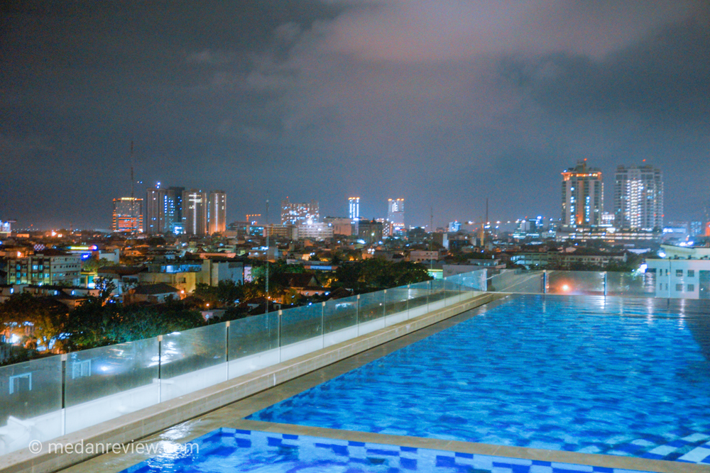 Pemandangan Kota Medan Dari Kolam Renang Swiss-Belinn Gajah Mada