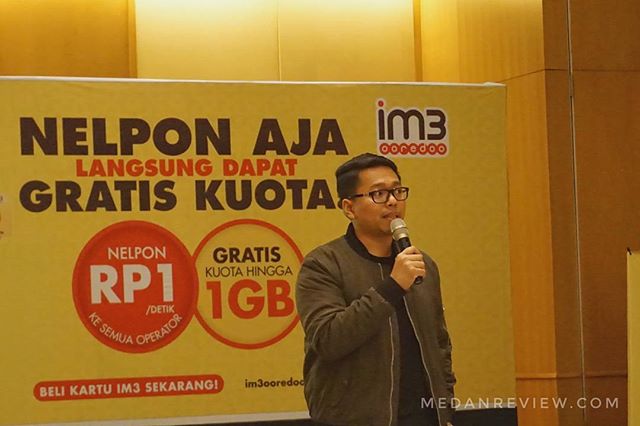 Bapak Romano Bhaktinegara memberikan sambutan di acara buka puasa dan Silahturahmi bersama media