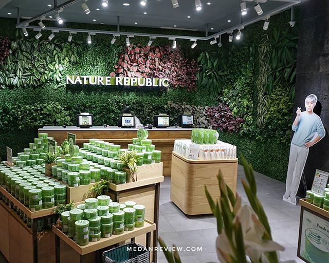 Outlet Pertama di Sumatera : Nature Republic Mall Centre Point, Medan