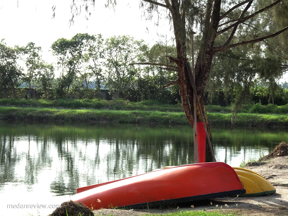 Cano Dipinggir Danau / Kolam Pancing